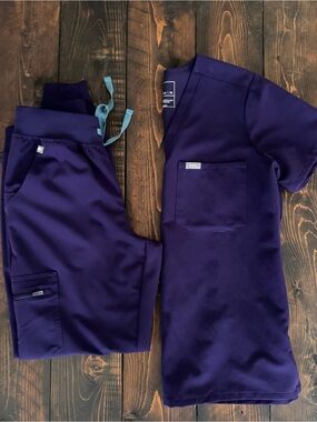Figs XS Catrina and Zamora Deep Purple Scrub Set